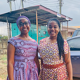 Janae Best (r), MPH '20, im Kumasi, Ghana, with Dr. Ashura Bakari, head of pediatrics at Ghana Health Service/Suntreso Government Hospital