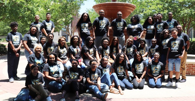 A picture of a group of high school students participating in the New Pathways to Health Opportunity initiative offered at the University of Mississippi, Summer 2019.