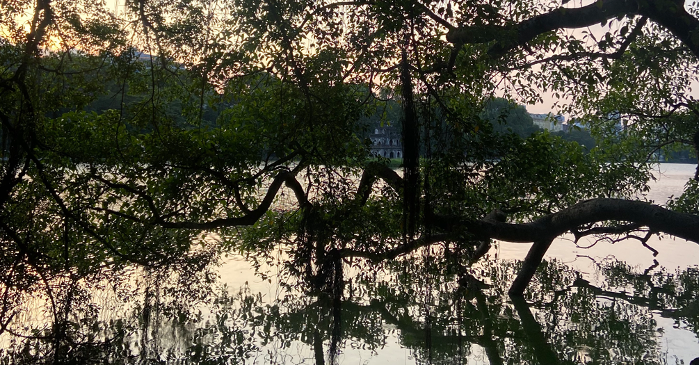 Photo of Sword Lake in Hanoi, Vietnam