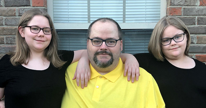 MPH student, Christopher Crowe with his daughters. Photo provided by Christopher Crowe.